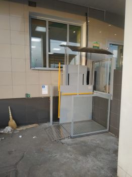 Установка подъемной платформы Veara EasyLift для отделения Сбербанка